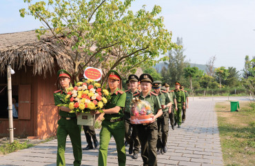 Tuổi trẻ Công an Hà Tĩnh tổ chức đợt sinh hoạt chính trị, về nguồn kỷ niệm 70 năm chiến thắng Điện Biên Phủ