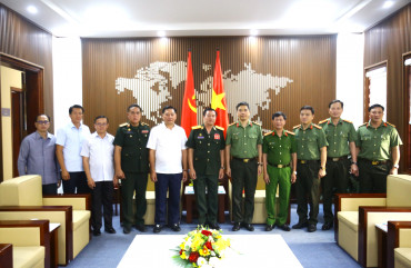 Đoàn công tác Thủ đô Viêng Chăn, tỉnh Bôlykhămxay thăm và làm việc tại Công an tỉnh Hà Tĩnh