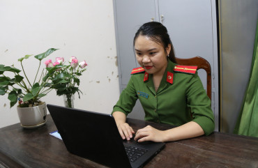 Chuyện về Thiếu úy công an Hà Tĩnh dạy tiếng Anh online ủng hộ chống dịch Covid-19