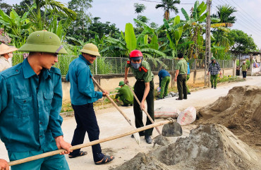 Công an huyện Can Lộc đồng hành cùng nhân dân xây dựng nông thôn mới