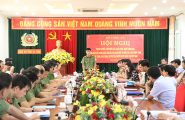 Quán triệt triển khai Luật xuất nhập cảnh của công dân Việt Nam và người nước ngoài