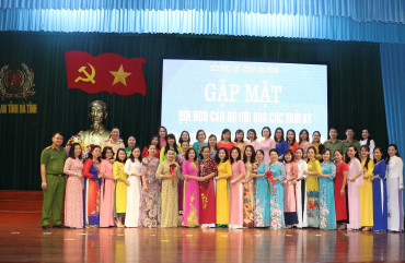 Gặp mặt nhân kỷ niệm 90 năm ngày thành lập Hội LHPN Việt Nam