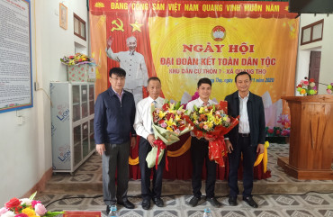 Đại tá Nguyễn Thanh Liêm – Phó giám đốc dự Ngày hội đại đoàn kết tại thôn 7, xã Quang Thọ