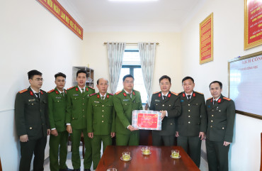 Đại tá Phạm Thanh Phương chúc Tết Công an các xã trên địa bàn huyện Thạch Hà