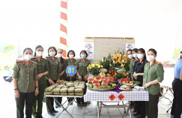 Phụ nữ Công an Hà Tĩnh xuất sắc giành giải 3 hội thi gói, nấu bánh chưng dâng Quốc tổ Hùng Vương