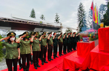 Đoàn Công an tỉnh dâng hương hài cốt Liệt sĩ, quân tình nguyện, chuyên gia Việt Nam hy sinh tại Lào về nước
