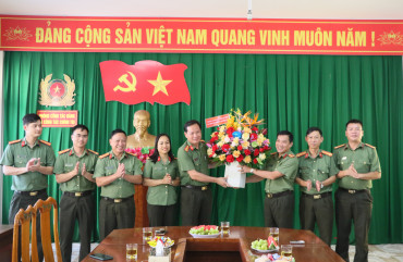 Giám đốc Công an tỉnh chúc mừng đội ngũ làm công tác tuyên truyền nhân kỷ niệm Ngày báo chí Cách mạng Việt Nam