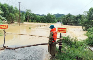 Ảnh hưởng do mưa lũ, 83 trường ở Hương Khê và Hương Sơn cho học sinh nghỉ học