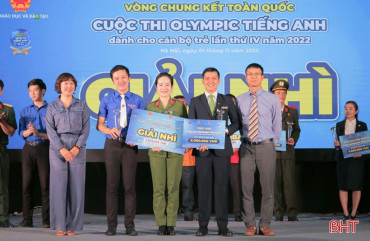 Nữ trung úy Công an Hà Tĩnh giành giải nhì Olympic tiếng Anh cán bộ trẻ toàn quốc
