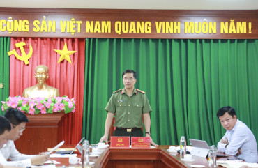 Đoàn công tác của Ban Thường vụ Tỉnh uỷ chỉ đạo huyện Hương Khê đánh giá kết quả 10 tháng năm 2022