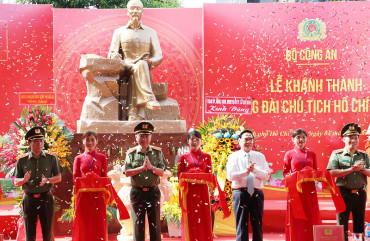 Khánh thành Tượng đài Chủ tịch Hồ Chí Minh trong khuôn viên Cơ quan Bộ Công an