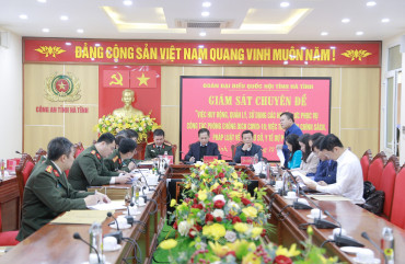 Đoàn Đại biểu Quốc hội tỉnh Hà Tĩnh giám sát nguồn lực phòng, chống dịch Covid-19 tại Công an tỉnh