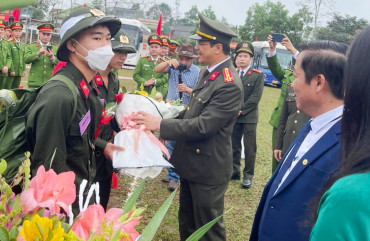 Giám đốc Công an tỉnh dự ngày hội tòng quân  tại huyện Hương Khê
