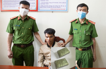 Bắt đối tượng vận chuyển heroin từ Lào về Việt Nam