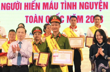 Cán bộ Công an Thị xã Hồng Lĩnh - cá nhân duy nhất của Hà Tĩnh được tôn vinh hiến máu tiêu biểu toàn quốc