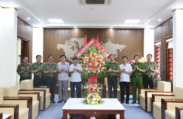 Ủy ban Mặt trận  Tổ quốc, Tỉnh đoàn, Thành ủy TP Hà Tĩnh chúc mừng Ngày truyền thống lực lượng Công an nhân dân
