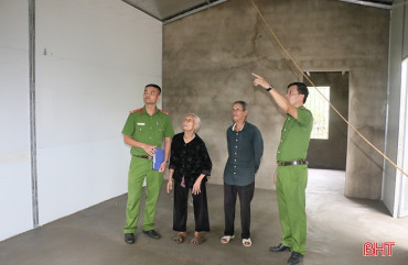 Niềm vui từ những ngôi nhà kiên cố do Bộ Công an hỗ trợ tại Hà Tĩnh