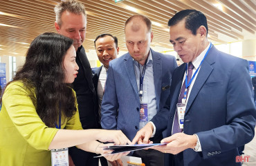 Chủ tịch UBND tỉnh Hà Tĩnh kêu gọi đầu tư ở diễn đàn có hơn 300 doanh nghiệp Việt kiều Châu Âu