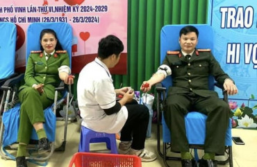 Nữ  Đại úy Công an cùng đồng đội kịp thời hiến máu giúp bệnh nhân qua cơn nguy kịch