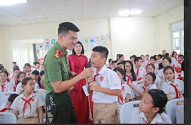Chiến dịch “Không một mình” lan tỏa thông điệp an toàn số tại iSchool Hà Tĩnh